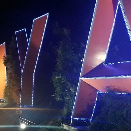 Vanilla Hostel & Bar Паттайя Экстерьер фото