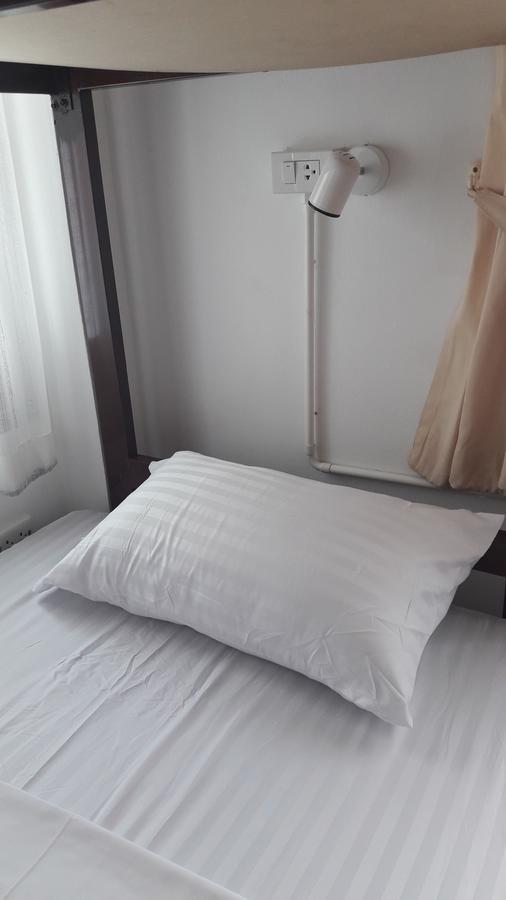 Vanilla Hostel & Bar Паттайя Экстерьер фото