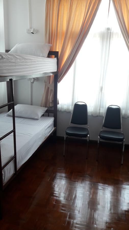 Vanilla Hostel & Bar Паттайя Экстерьер фото