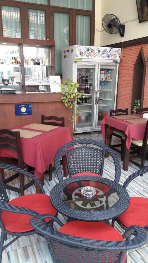 Vanilla Hostel & Bar Паттайя Экстерьер фото